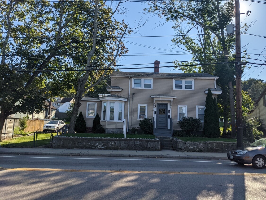 Primary Photo - 108 Putnam Pike