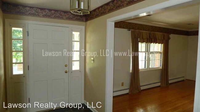 Building Photo - 5030 Cave Spring Ln