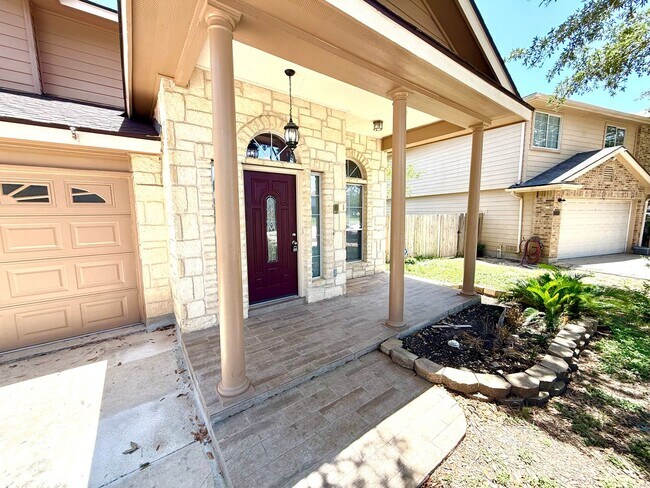 Foto del edificio - AVAILABLE NOW! Two Story 4 Bedroom / 2.5 B...