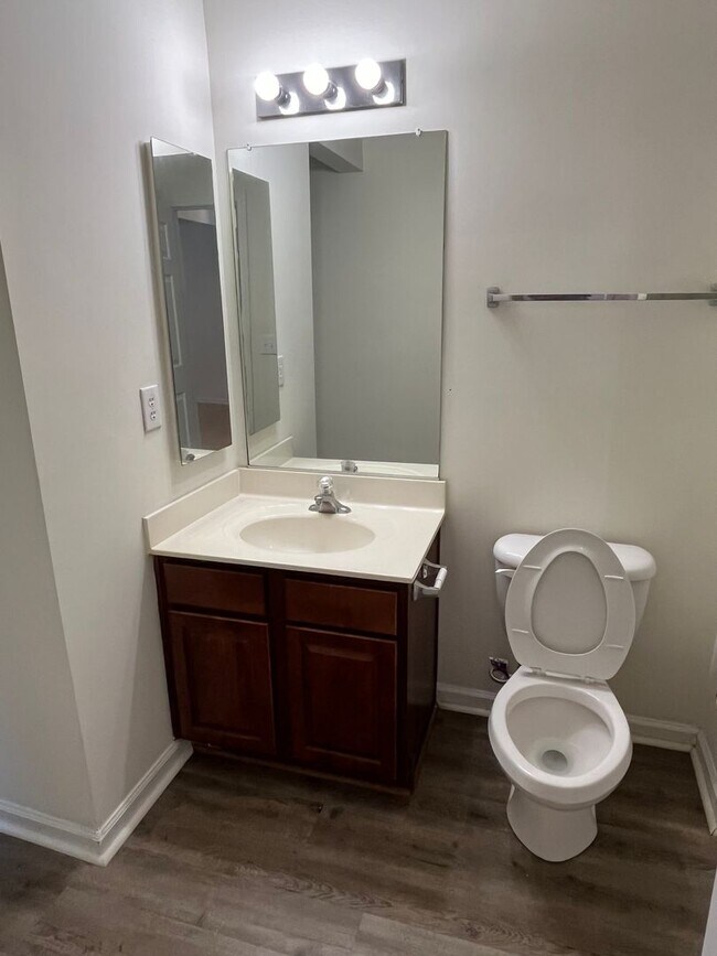 Foto del edificio - 3 Story, 3 Bedroom Townhome in Ballantyne