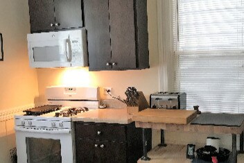 Kitchen - 1824 W Farragut Ave