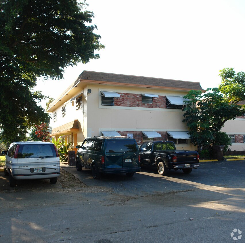 Primary Photo - 2418 SW 42nd Ave