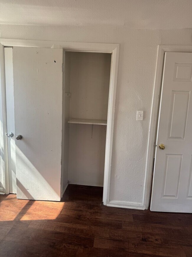 Foto del edificio - 503 S Milam St