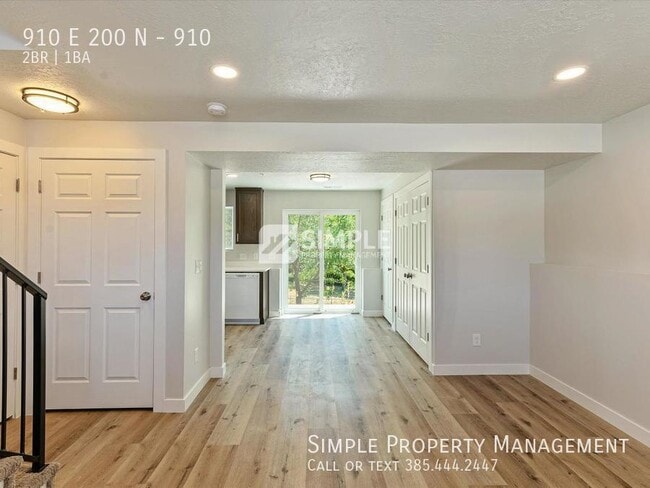 Building Photo - 910 E 200 N