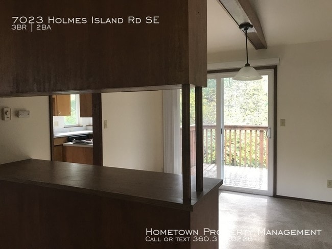 Building Photo - Great Long Lake Community!