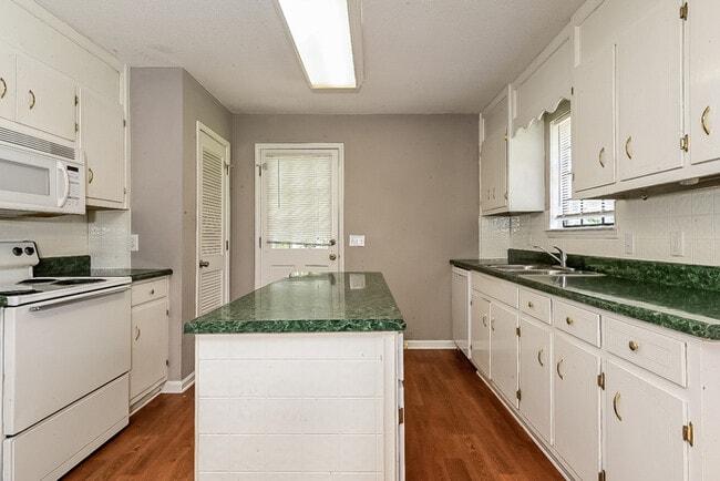 Building Photo - 2503 Timber Trail