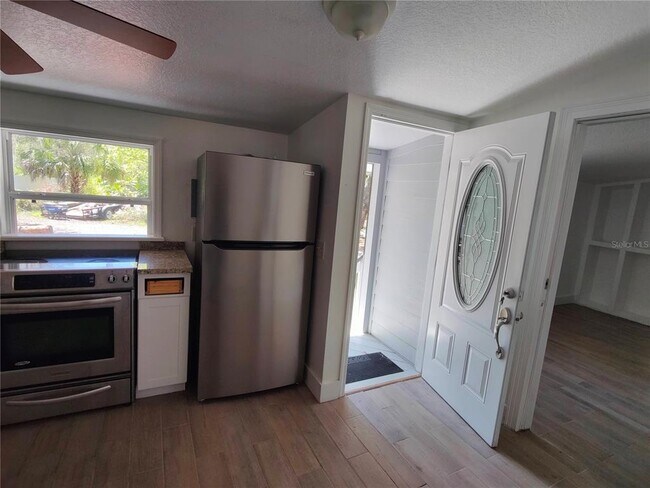 Building Photo - 2925 Frontier Dr