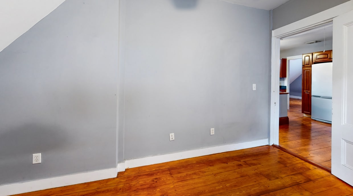 Primary Photo - 137 Calumet St