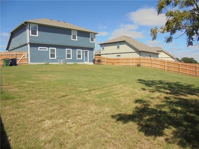 Building Photo - 709 Liard River Rd
