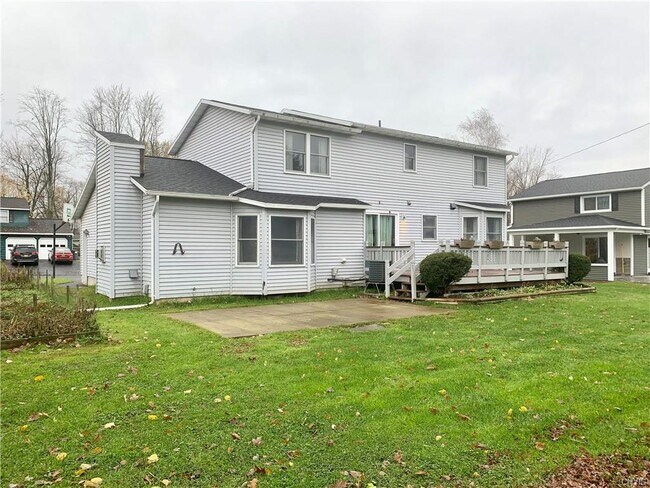 Foto del edificio - 8004 Ginger Rd