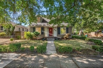 Building Photo - 7635 N Fowler Ave
