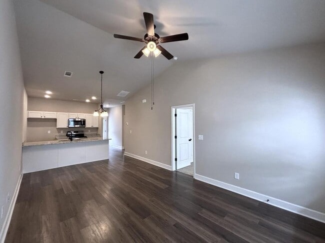 Building Photo - 502 Apple Jack Ct
