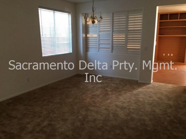 Foto del edificio - 6941 Trailride Way