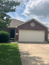 Building Photo - 3004 Hanstrom Ct