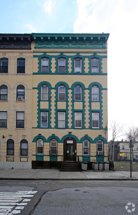 Primary Photo - 1118 Madison St