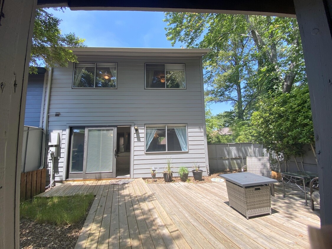 Primary Photo - 56 Woodlake Dr