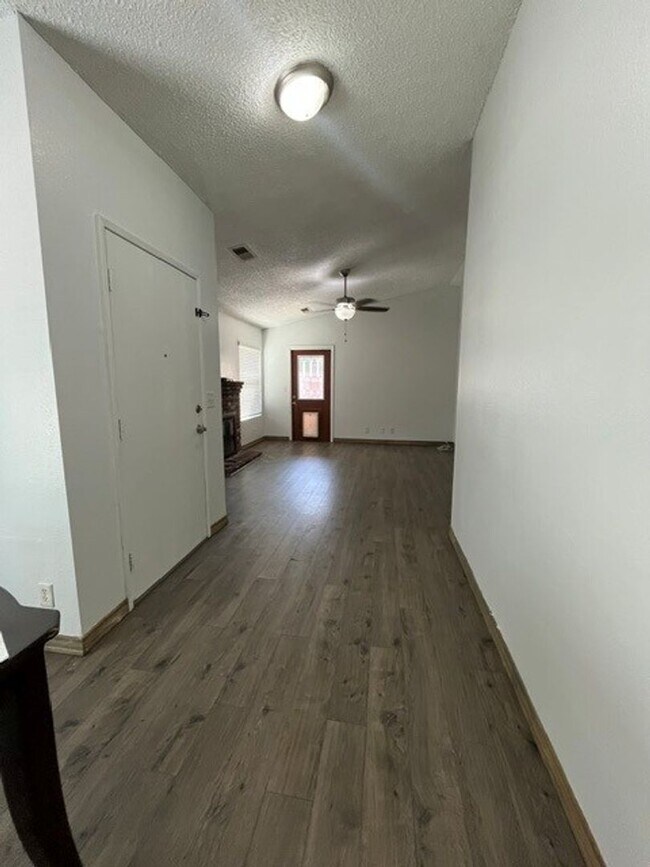 Foto del edificio - 2313 N Gowdy St