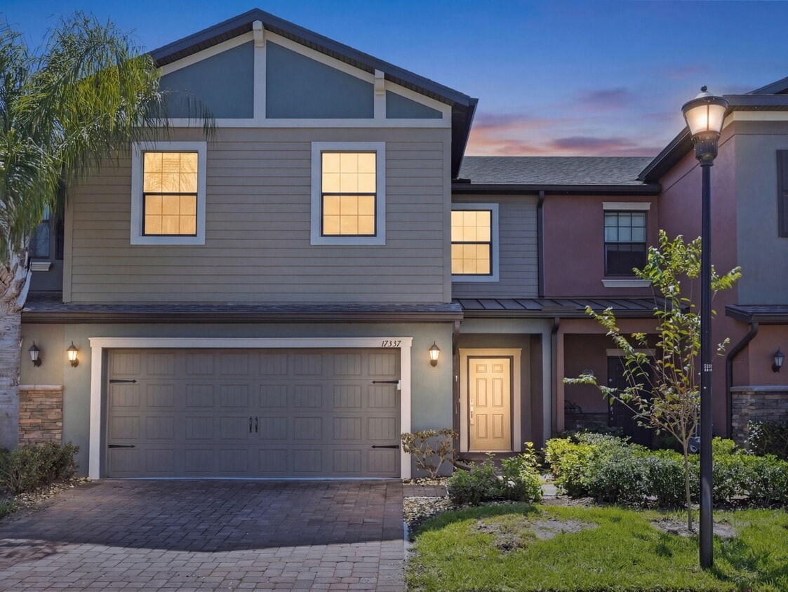 Stunning 3 BR + LOFT/2.5 BA /2-Car Garage townhome in the highly desirable GATED community of Hid... - Stunning 3 BR + LOFT/2.5 BA /2-Car Garage townhome in the highly desirable GATED community of Hid...