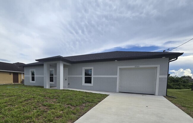 Foto del edificio - BRAND NEW CONSTRUCTION-3/2/1-MOVE IN READY