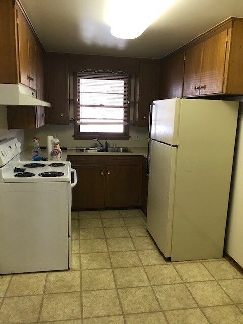 Building Photo - 808-810 Apple Ct