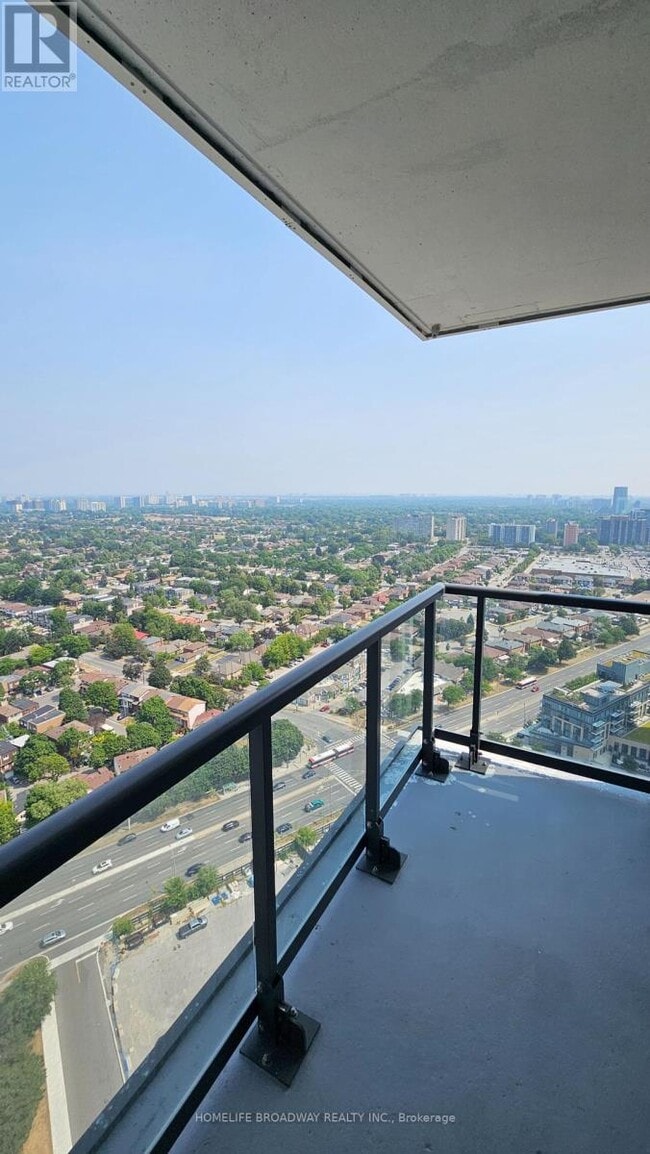 Photo du bâtiment - 325-3325 Yorkland Blvd