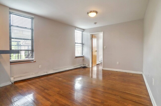 Foto del edificio - 197 Newark Ave