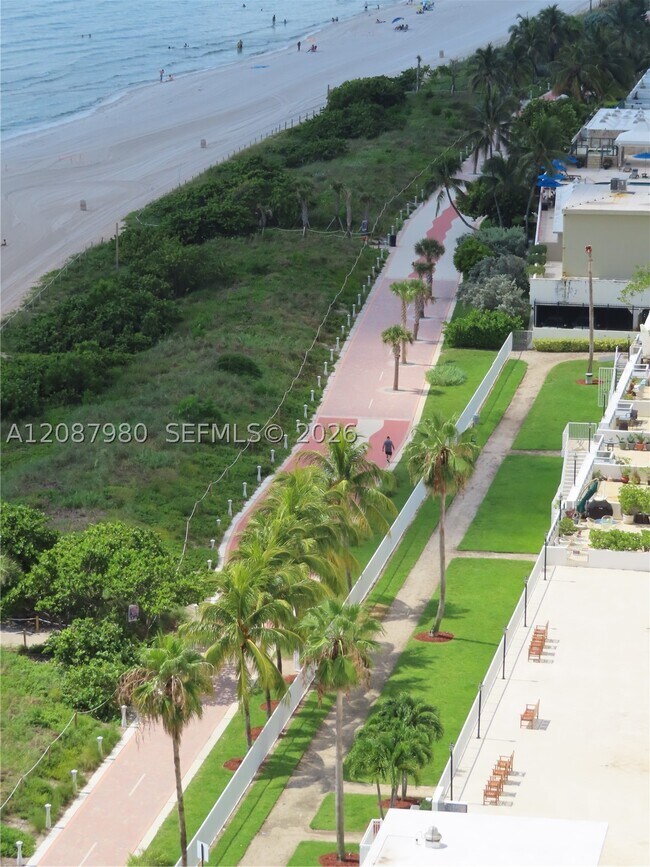 Foto del edificio - 5701 Collins Ave