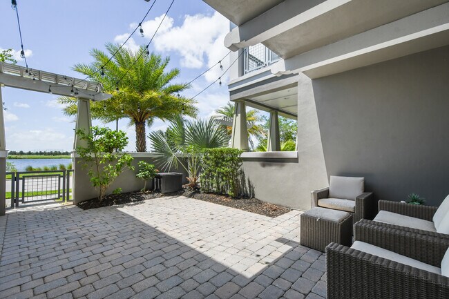 Foto del edificio - 13787 Benavente Ave