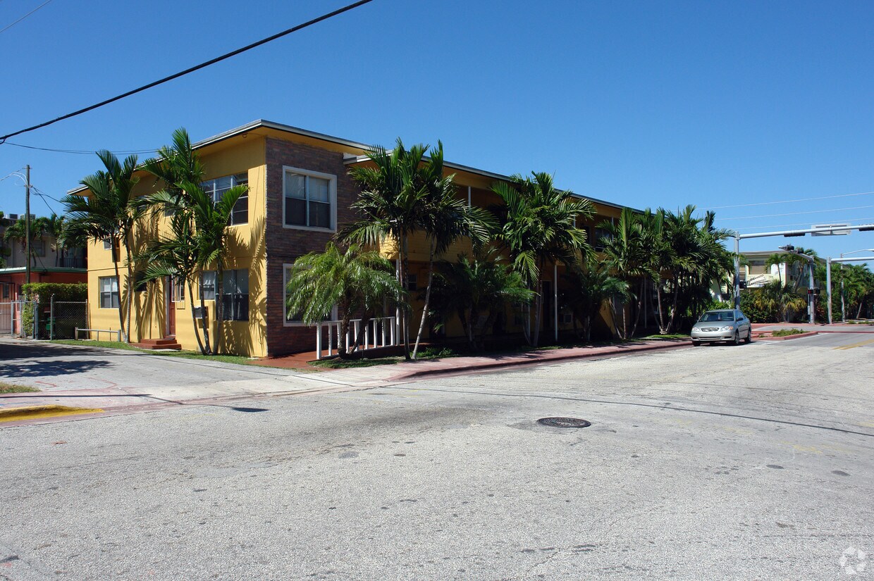 Primary Photo - 240 85th St