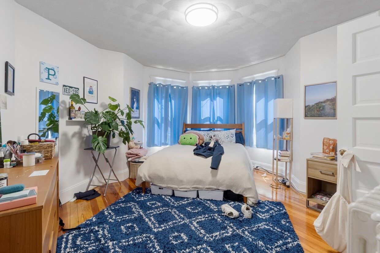 Primary Photo - 95 Beacon St