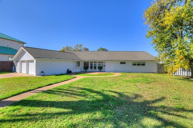 Building Photo - 1305 Harbor View Dr