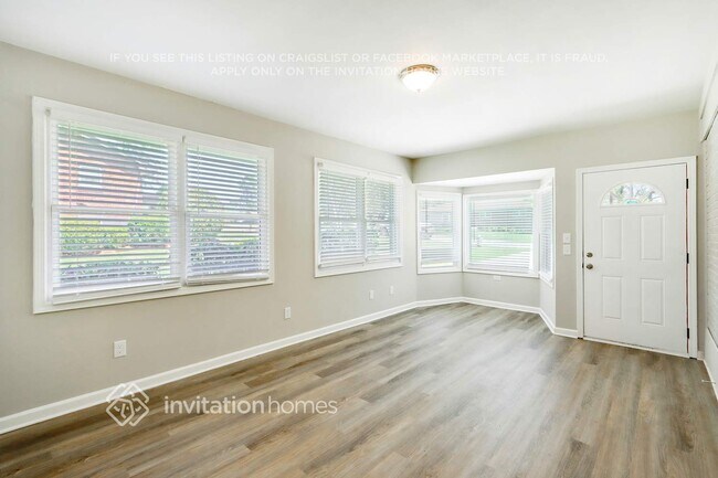 Foto del edificio - 4378 Chelou Dr