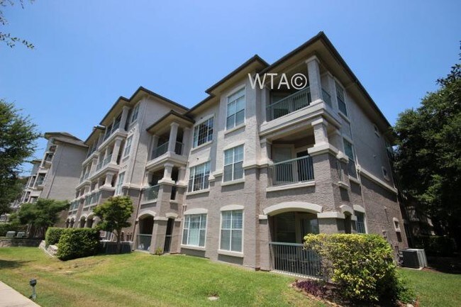 Building Photo - 2 bedroom in SAN ANTONIO TX 78209