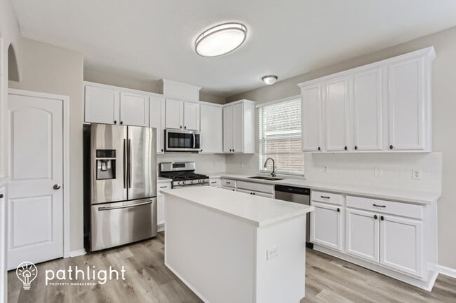 Foto del edificio - 10015 Memorial Way Dr, Tomball, TX, 77375