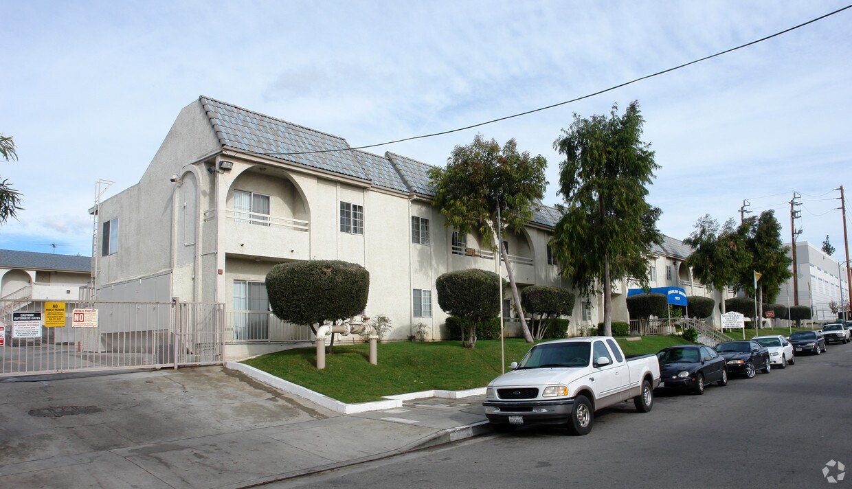 Foto principal - Nova Moonlight Garden Apartments