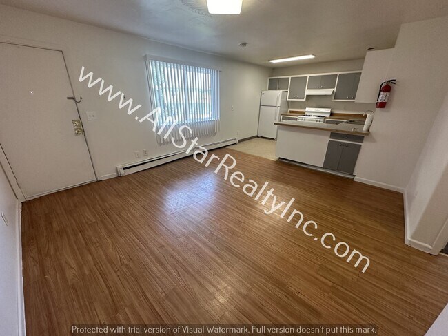 Building Photo - 3901 Northwood Unit 1