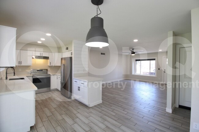 Building Photo - 4866 E Encanto St