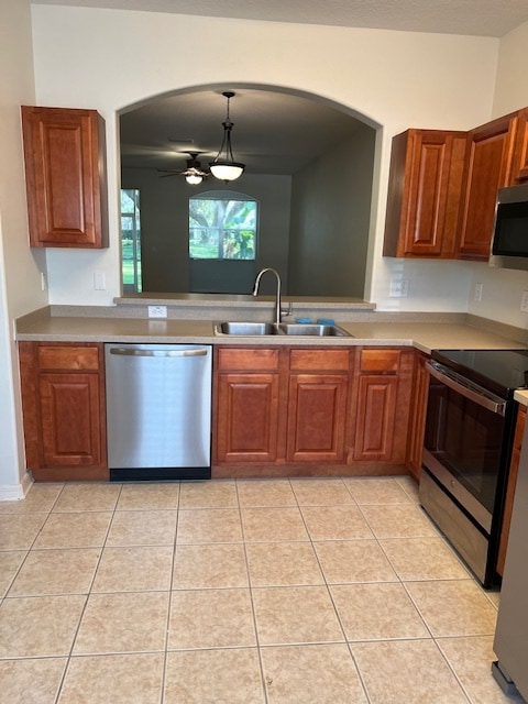 Foto del edificio - 1140 Hillhurst Dr