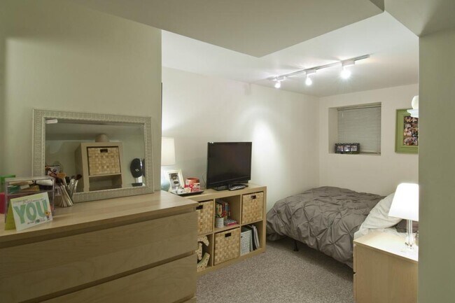 Foto del edificio - 4 bedroom in Chicago IL 60614