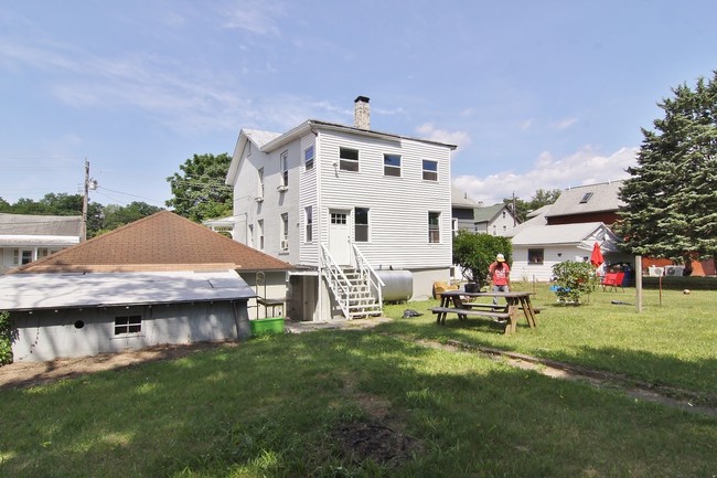 Backyard - 50 Hanratty St