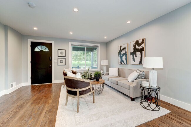 Foto del edificio - 4808 Sargent Rd NE