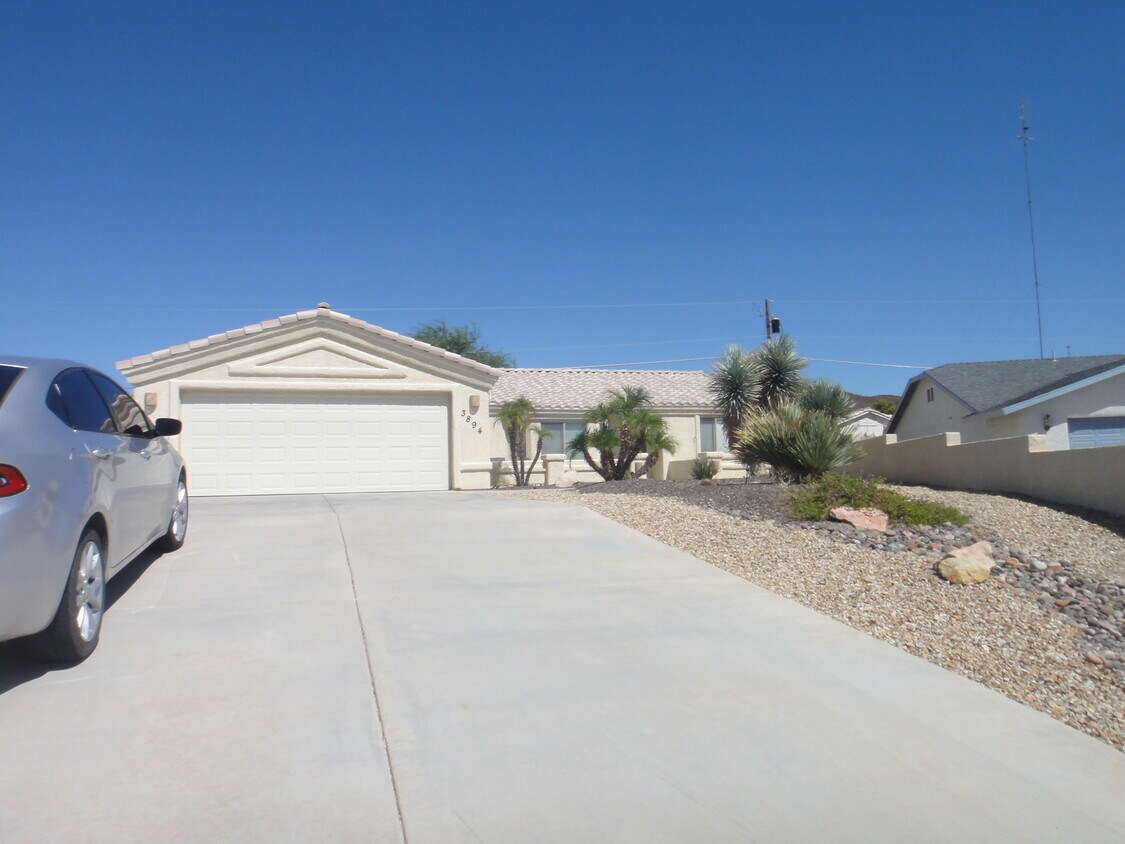 Foto principal - 3894 Bluegrass Ct