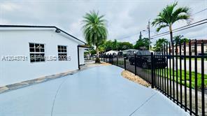 Foto del edificio - 3180 SW 25th Ter