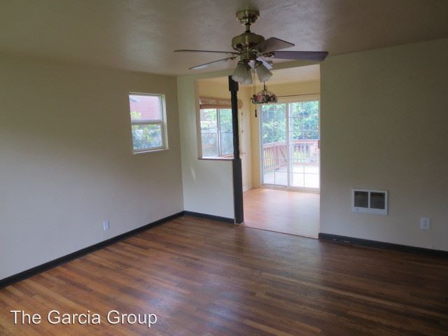 Foto del edificio - 9433 SE Wichita Ave