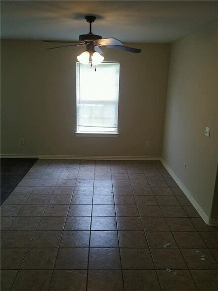 Building Photo - 263 Graystone Cir