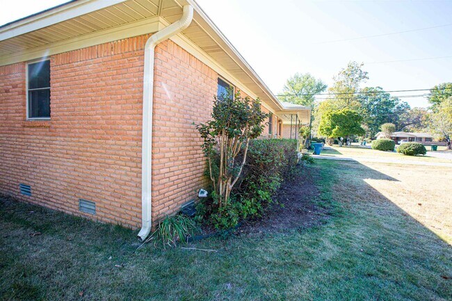 Foto del edificio - 29 Meadowbrook Dr