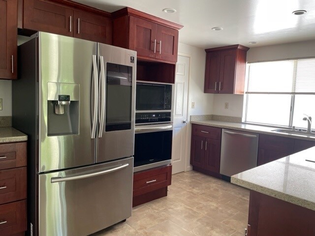 Building Photo - 180 Valdivia Cir