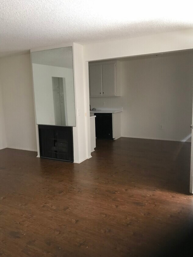 Foto principal - 20947 Bryant St
