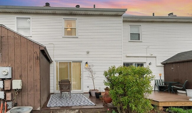 Building Photo - 2 Bedroom Townhome in Mechanicsburg