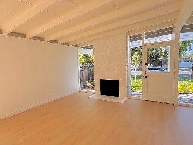 Photo - 1763 Spring St House